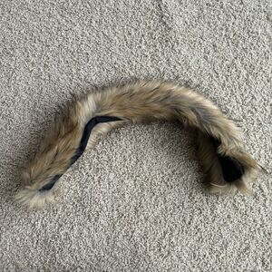 Faux Fur Removable Detached for Ski Suits and Jackets Hood New Conditon